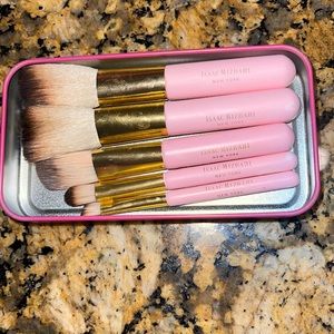 Makeup brushes